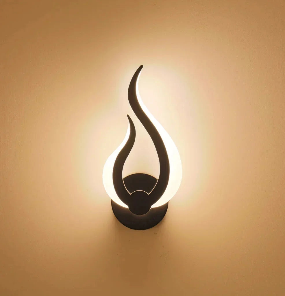 Wall Lamp | Flame-Shaped Flickering LED | Wall-Mounted