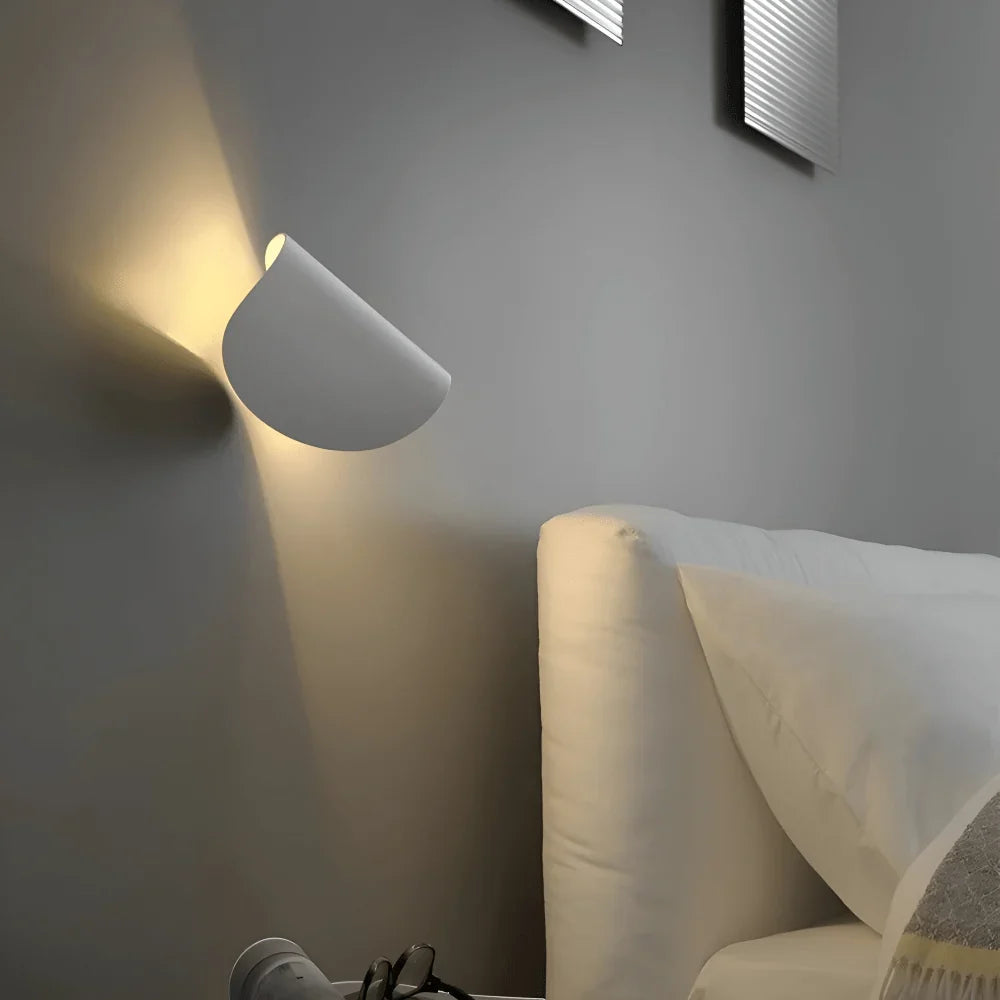 Wall Light | Rotatable Metal Frame & Integrated Warm White LED